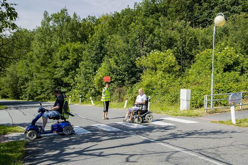 Centrum sociálních služeb v Hrabyni uspořádalo druhý ročník Štafetového maratonu na kolečkách.