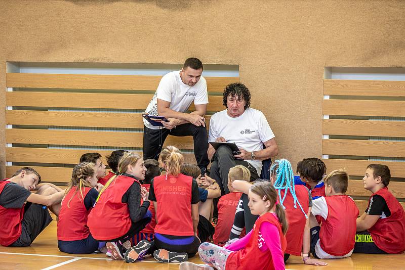 Olympijský trénink s Šárkou Kašpárkovou a Petrem Korbelem na ZŠ Háj ve Slezsku.