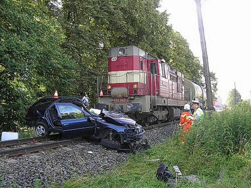 Tragická nehoda vlaku s osobním automobilem