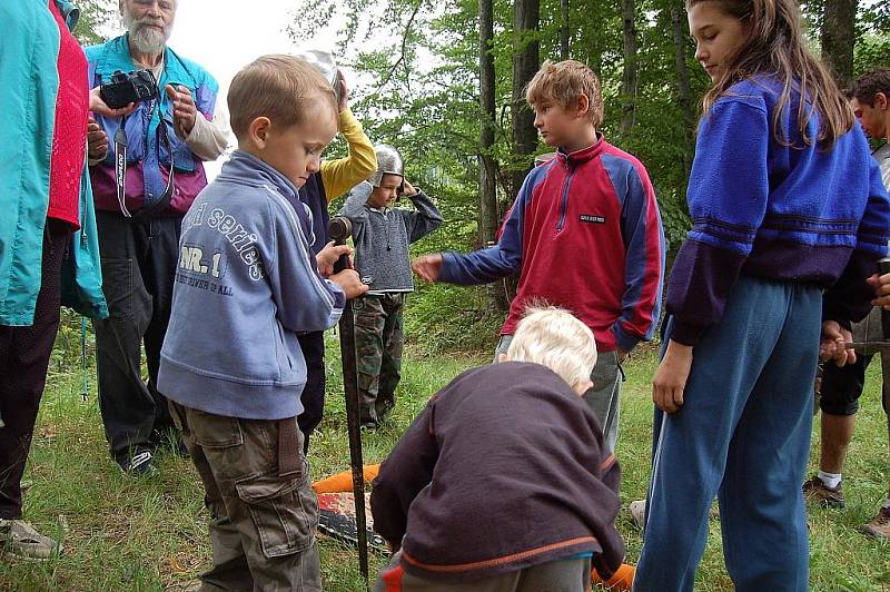 Poklad hradního pána z Vildštějna se včera rozhodly hledat přes dvě desítky nadšenců z Budišova nad Budišovkou.