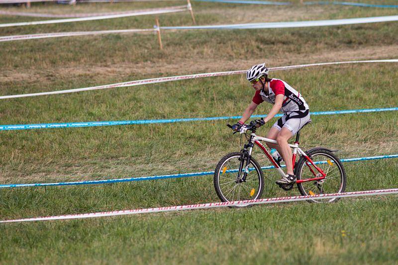 MTB Cross, který se konal v prostředí opavského Stříbrného jezera, má po víkendu za sebou první ročník. Na start hlavního závodu se postavilo zhruba 350 lidí.