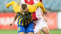 Opava - Zápas 17. kola FORTUNA:LIGY mezi SFC Opava a SK Slavia Praha 3. prosince 2018 na Městském stadionu v Opavě. Nemanja Kuzmanovič (SFC Opava).