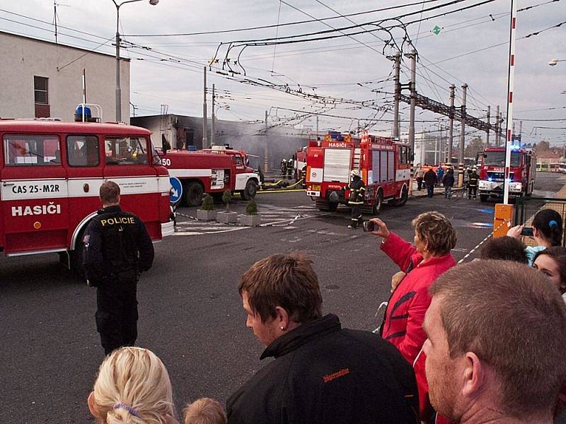 Požár v areálu Městského dopravního podniku v Opavě-Kylešovicích.