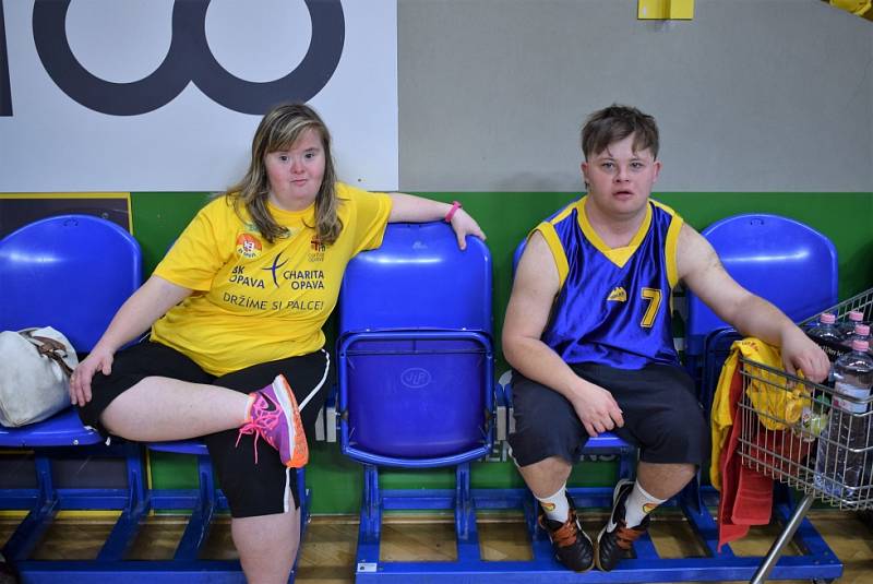 Basketbalový biatlon i regulérní zápas. Opavští basketbalisté si zahráli s Radostí.