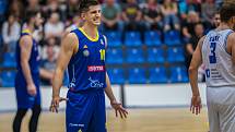 Z basketbalového utkání NBL Kolín - Opava (75.80). Foto: David Kratochvíl