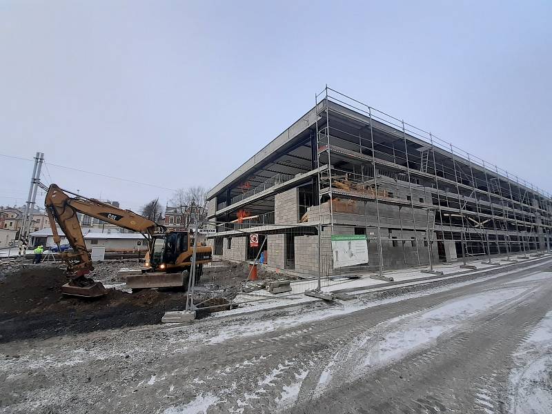 Parkovací dům u východního nádraží. 13. ledna 2022, Opava.