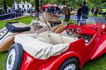 Celkem sto dvacítka účastníků se zapojila do akce s názvem Oldtimer Parade, která se během soboty uskutečnila v Kravařích.