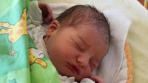 Daniel Salzmann se narodil 21. června, vážil 3,85 kilogramů a měřil 50 centimetrů. Rodiče Nikola a Tomáš ze Služovic přejí svému prvorozenému synovi do života především zdraví.
