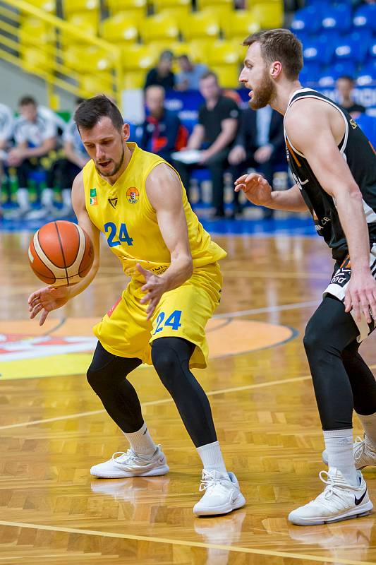 BK Opava - ČEZ Basketball Nymburk 89:90