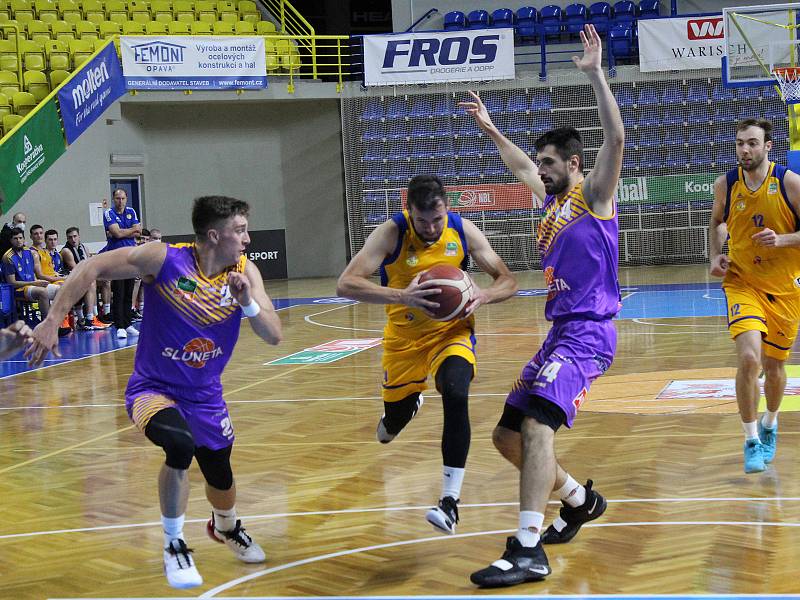 Basketbalisté Opavy vyhráli nad ústeckou Slunetou. Foto: Ondřej Ludvík