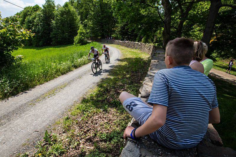 Stovky bikerů vyrazily v sobotu dopoledne z Horního náměstí na trať už 16. ročníku SILESIA bike marathonu. Čekala je cesta třeba kolem zámků v Raduni a Hradci nad Moravicí nebo podél řeky Moravice.