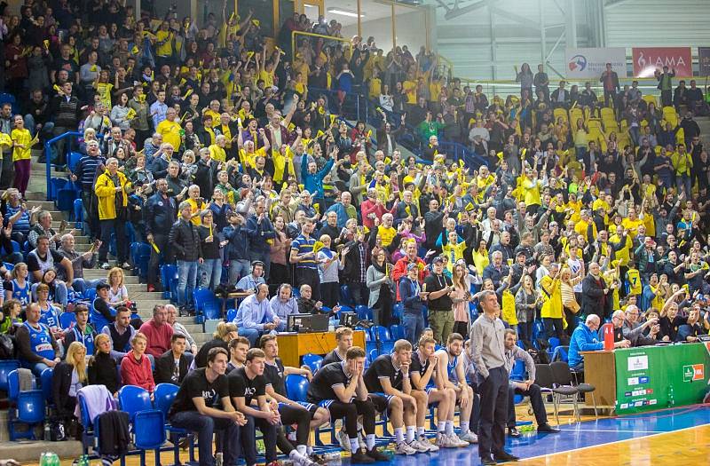 BK Opava - USK Praha 73:68