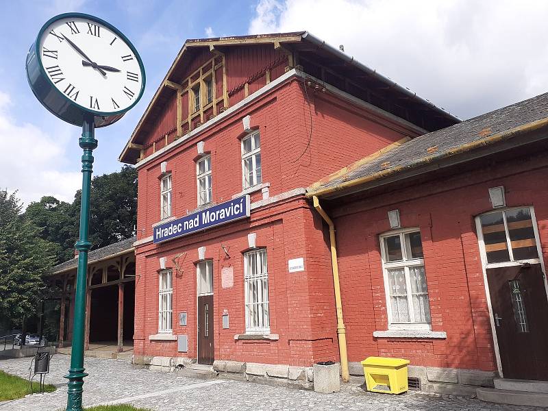 Vlakové nádraží v Hradci nad Moravicí.