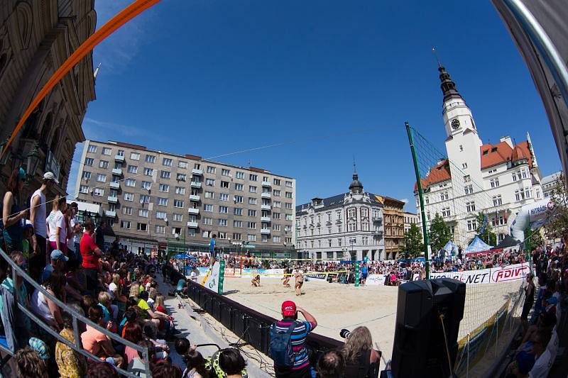 Víkend se v Opavě nesl ve znamení plážového volejbalu a to velkém stylu. Slezská metropole hostila první podnik  Cool cupu, který se řadí do nejvyšší kategorie turnajů v republice. (na fotografii finále žen)