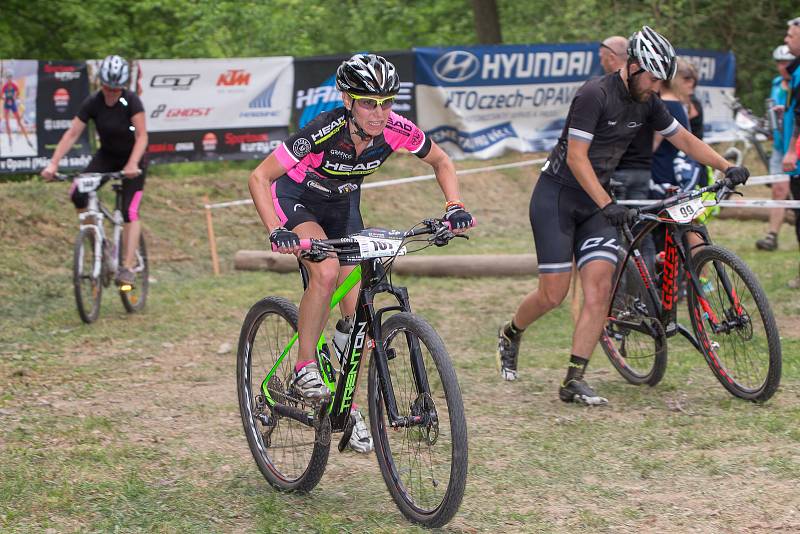 Závod na horských kolech pro širokou veřejnost od 2 let.Adrenalinová trať ve Slavkovském lesíku s překážkami.