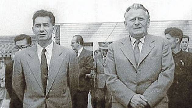 Ministr vnitra Rudolf Barák a první tajemník ÚV KSČ Antonín Novotný byli přátelé. Pak se dostali do sporu o to, kdo bude po Antonínu Zápotockém prezidentem. Barák prohrál a skončil ve vězení.
