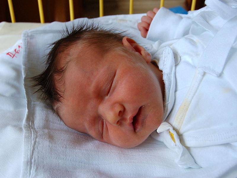 Alžběta Lebedová se narodila 8. srpna, vážila 3,475 kg a měřila 51 cm. „Je to naše první miminko. Přejeme jí co nejvíc radosti do života,“ řekla s úsměvem maminka Lenka a tatínek Petr Lebedovi ze Starých Heřminov.