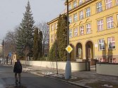 Budova Základní školy T. G. Masaryka na Riegrově ulici v Opavě je historická, a proto se při její stavbě žádný materiál obsahující azbest nepoužil.