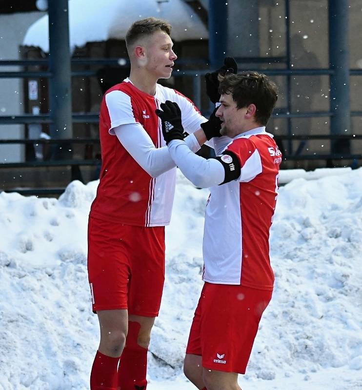 Fotbalisté karlovarské Slavie si drze vyšlápli na omlazený tým ligové Opavy, který porazili v poměru 3:0.