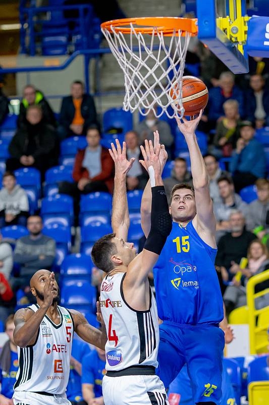 BK Opava - ČEZ Basketball Nymburk 79:81