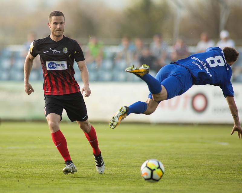 Vlašim - Zápas 23. kola Fortuna národní ligy mezi FC Vlašim a SFC Opava 22. dubna 2018 ve Vlašimi. Jan Schaffartzik - o, Jan Vodháněl - v.