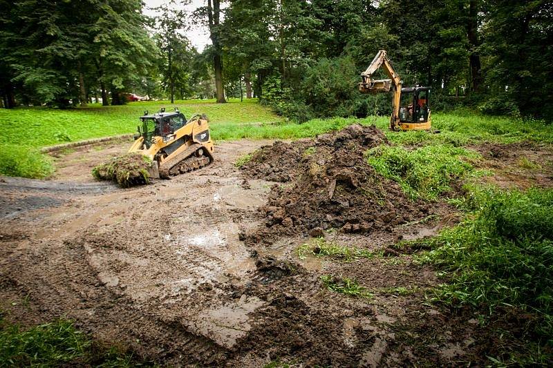 Akce s názvem Revitalizace jezírek v Městských sadech v Opavě probíhá od čtvrtka.