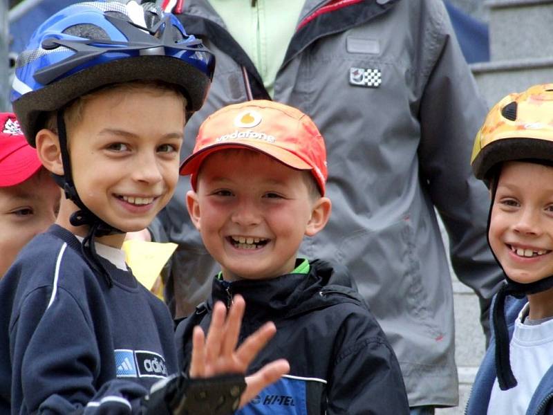 Malí nebo velcí, mladí či ti dříve narození. Všichni měli o víkendu jedno společné. Brusle s osmi kolečky na nohou. Opava hostila druhý ročník In-line Univerziády a další kolo celorepublikového seriálu O2 In-line Cup.