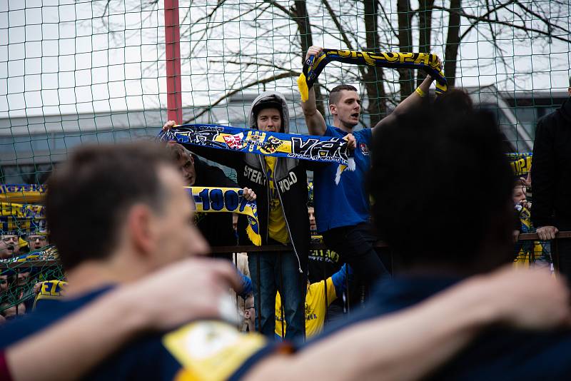 Pardubice - Zápas Fortuna národní ligy FK Pardubice - SFC Opava 8. dubna 2018. Fanoušci SFC Opava.