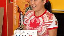 Mimořádně zajímavou návštěvu měla tento týden Základní škola Otická v Opavě. Ve spolupráci s Střediskem volného času Opava si sem popovídat se žáky na téma letních Olympijských her 2008 v Pekingu přijela Fang Fang Du přímo z Číny.