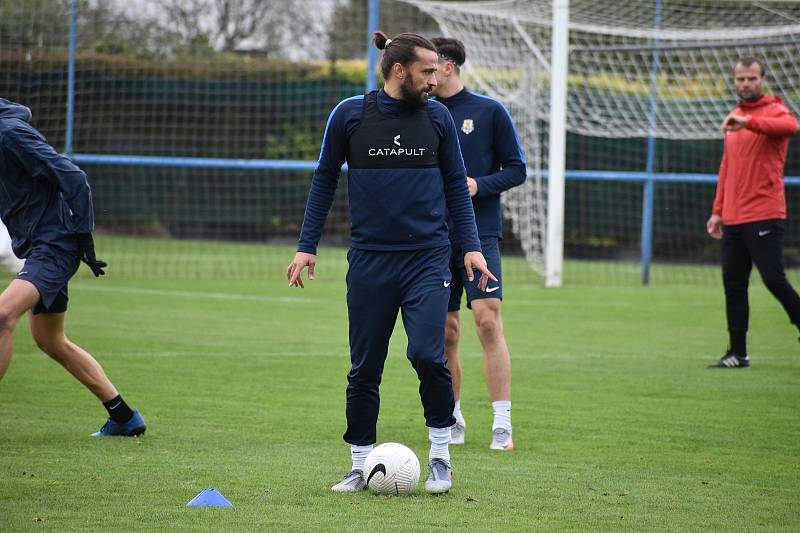 Fotbalisté Slezsého FC Opava jsou v plném tréninku.