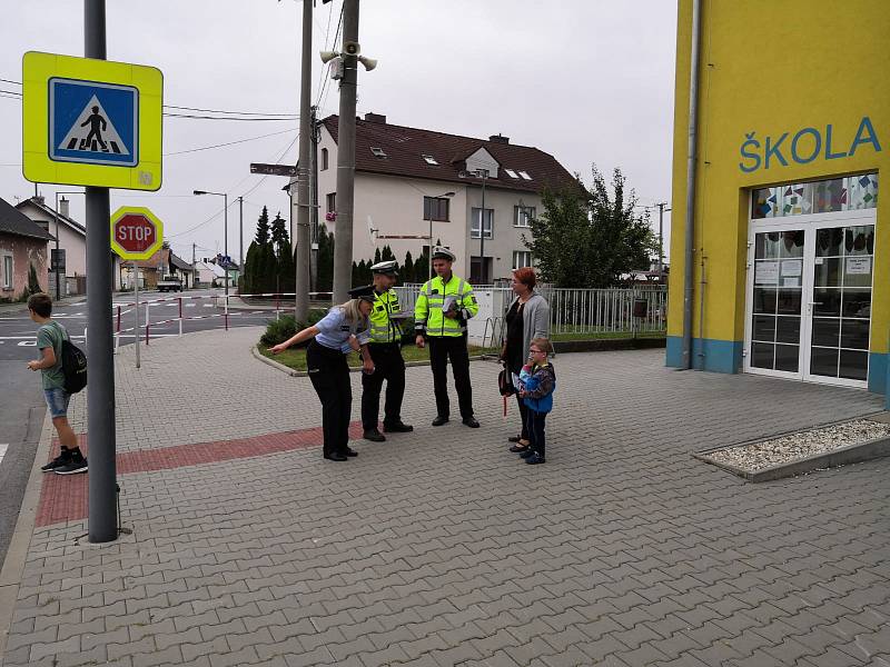 Bezpečnost na přechodech hlídají i opavští policisté.