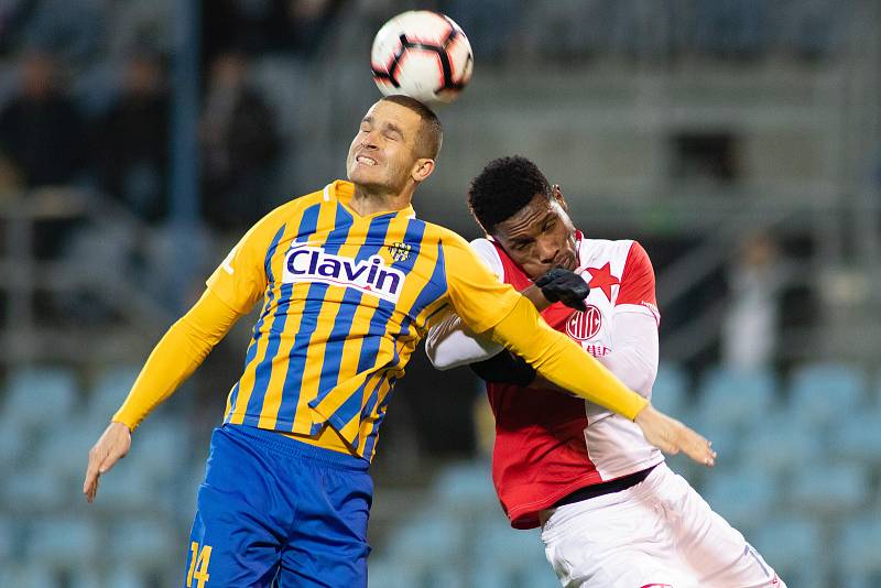 Opava - Zápas 17. kola FORTUNA:LIGY mezi SFC Opava a SK Slavia Praha 3. prosince 2018 na Městském stadionu v Opavě. Jan Schaffartzik (SFC Opava).