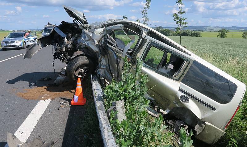 Nehoda se stala na silnici I/11 mezi částí Jaktař a Vlaštovičky.