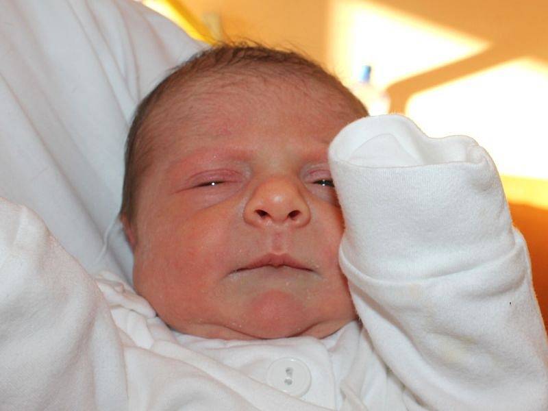 Adriana Slížková se narodila 8. ledna, vážila 2,61 kg a měřila 48 cm. Rodiče Pavla a Ondřej ze Smolkova svému prvorozenému dítěti do života přejí: „Hodně zdraví a štěstí.“