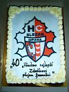 Fanoušci popřáli Zdeňku Pavelkovi a přinesli mu dort.
