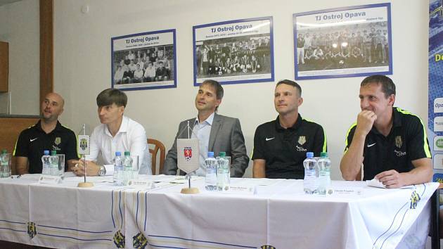 Snímek z tiskové konference Slezského FC Opava