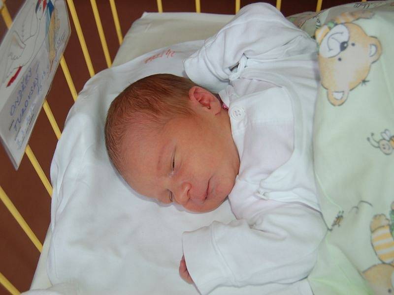 Ondřej Turovský se narodil 3. března, vážil 3,26 kg a měřil 53 cm. Maminka Leona a tatínek Jan z Jančí přejí svému prvnímu miminku do života především zdraví, protože to je v životě nejdůležitější.