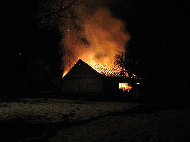 Požár stodoly ve Stěbořicích.