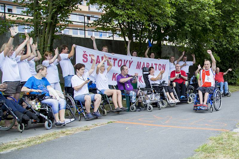 Centrum sociálních služeb (CSS) v Hrabyni uspořádalo třetí ročník štafetového maratonu na kolečkách.