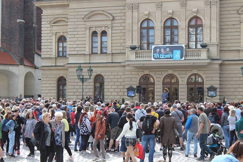 Boj za přežití Bredy? Nespokojení lidé zamířili na Horní náměstí.