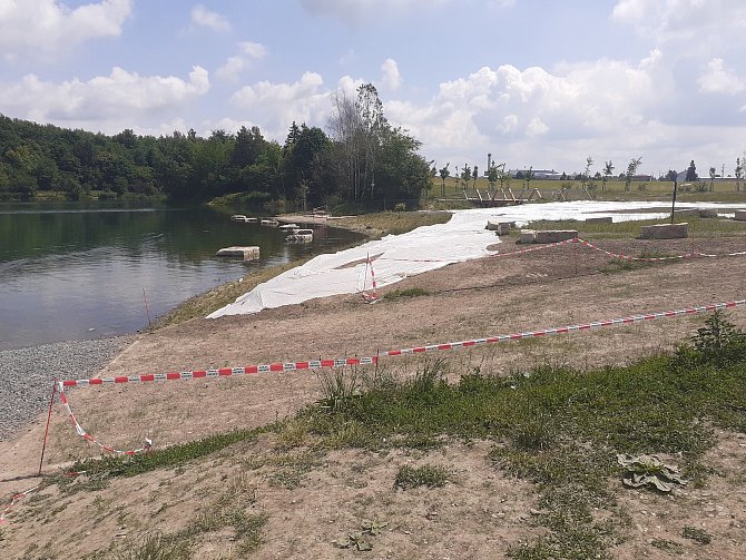 Stříbrné jezero v Opavě po revitalizaci. 15. června 2023.