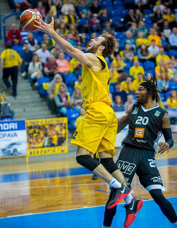 BK Opava - ČEZ Basketball Nymburk 80:76