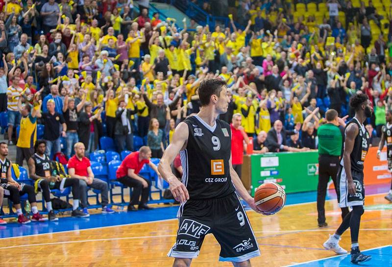 BK Opava - ČEZ Basketball Nymburk 80:76