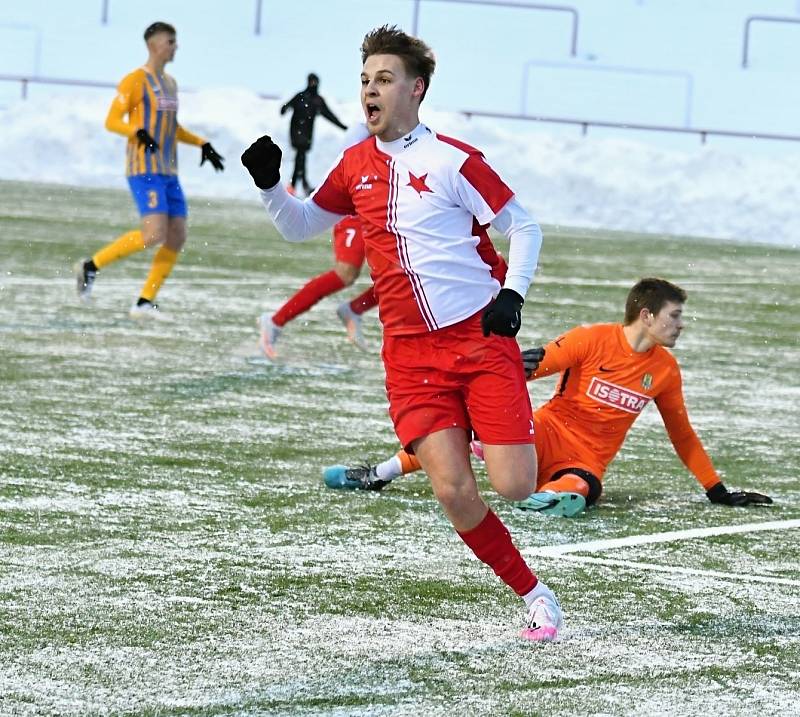 Fotbalisté karlovarské Slavie si drze vyšlápli na omlazený tým ligové Opavy, který porazili v poměru 3:0.