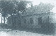 HNĚVOŠICE základní škola, postavená v roce 1840, zbouraná v roce 1980.