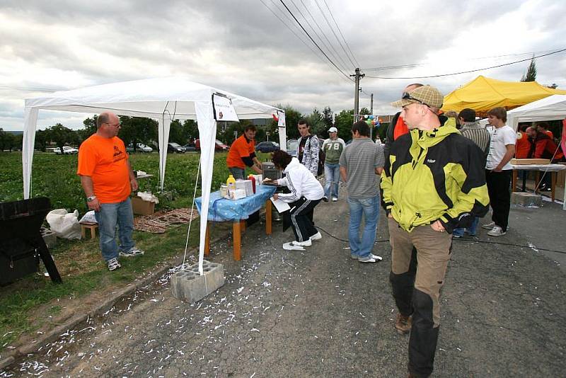 Pečená kolena, domácí koláče či slivovice. I to čekalo v sobotu na hosty bohuslavických slavností ulice, které se letos konaly popáté a navázaly tak na dřívější tradici.