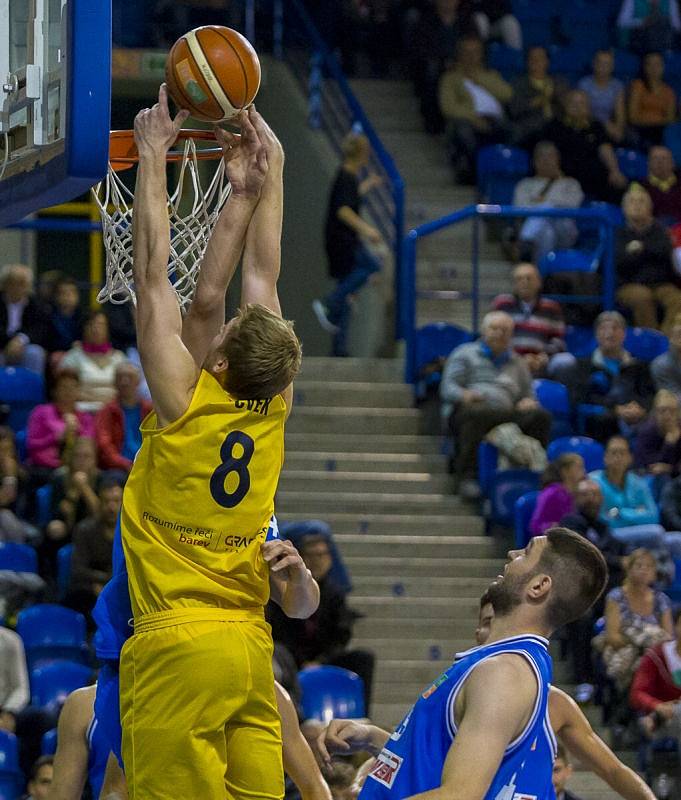 BK Opava – USK Praha 72:71