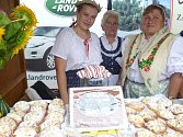 Loňského ročníku soutěže O zlatý koláč v Háji ve Slezsku se zúčastnil také tým z Vřesiny u Hlučína.