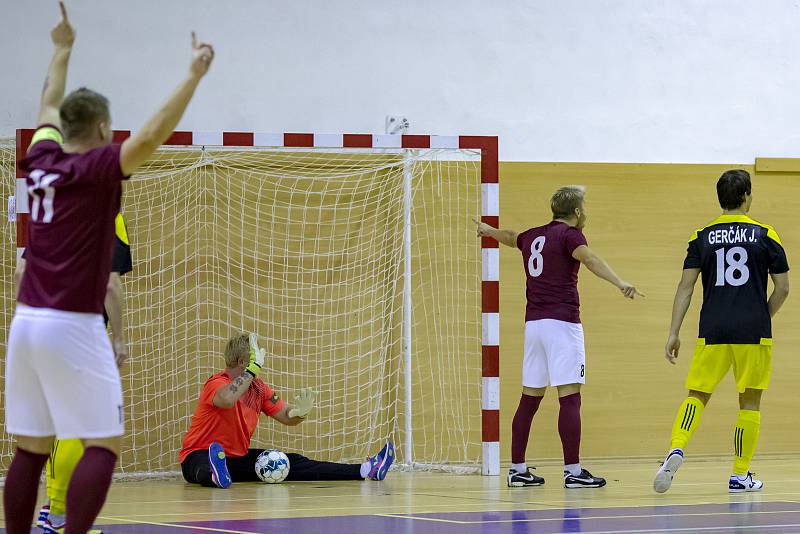 FERRAM Opava-1.FC Nejzbach Vysoké Mýto 2:8 (2:2)