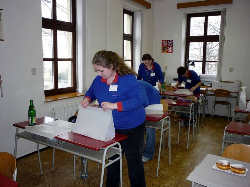 Střední škola obchodu a služeb hledala 4. března nejvhodnější reprezentantku pro Mistrovství republiky v odborných vědomostech a dovednostech, které se uskuteční 2. dubna v Pelhřimově.  